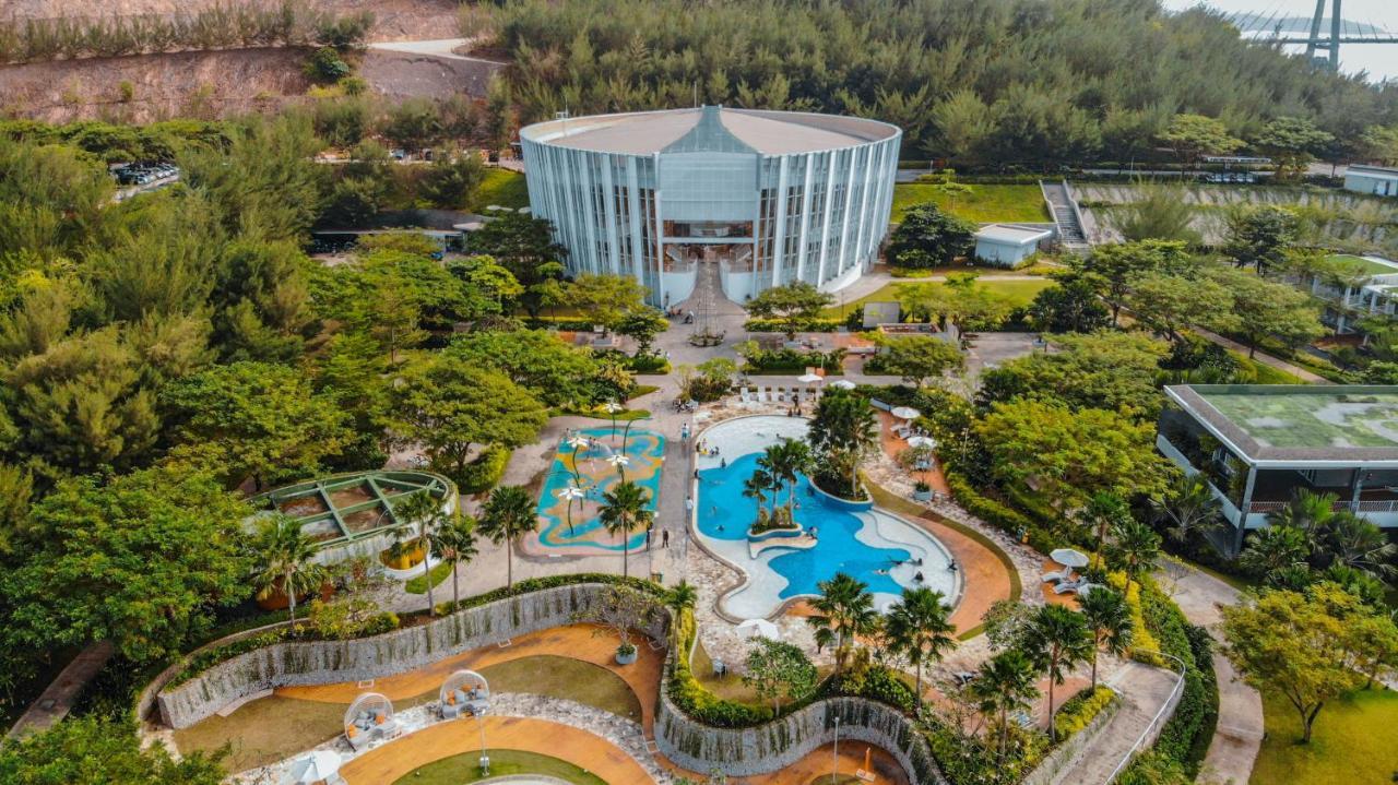 Harris Resort Barelang Batam Sagulung Εξωτερικό φωτογραφία