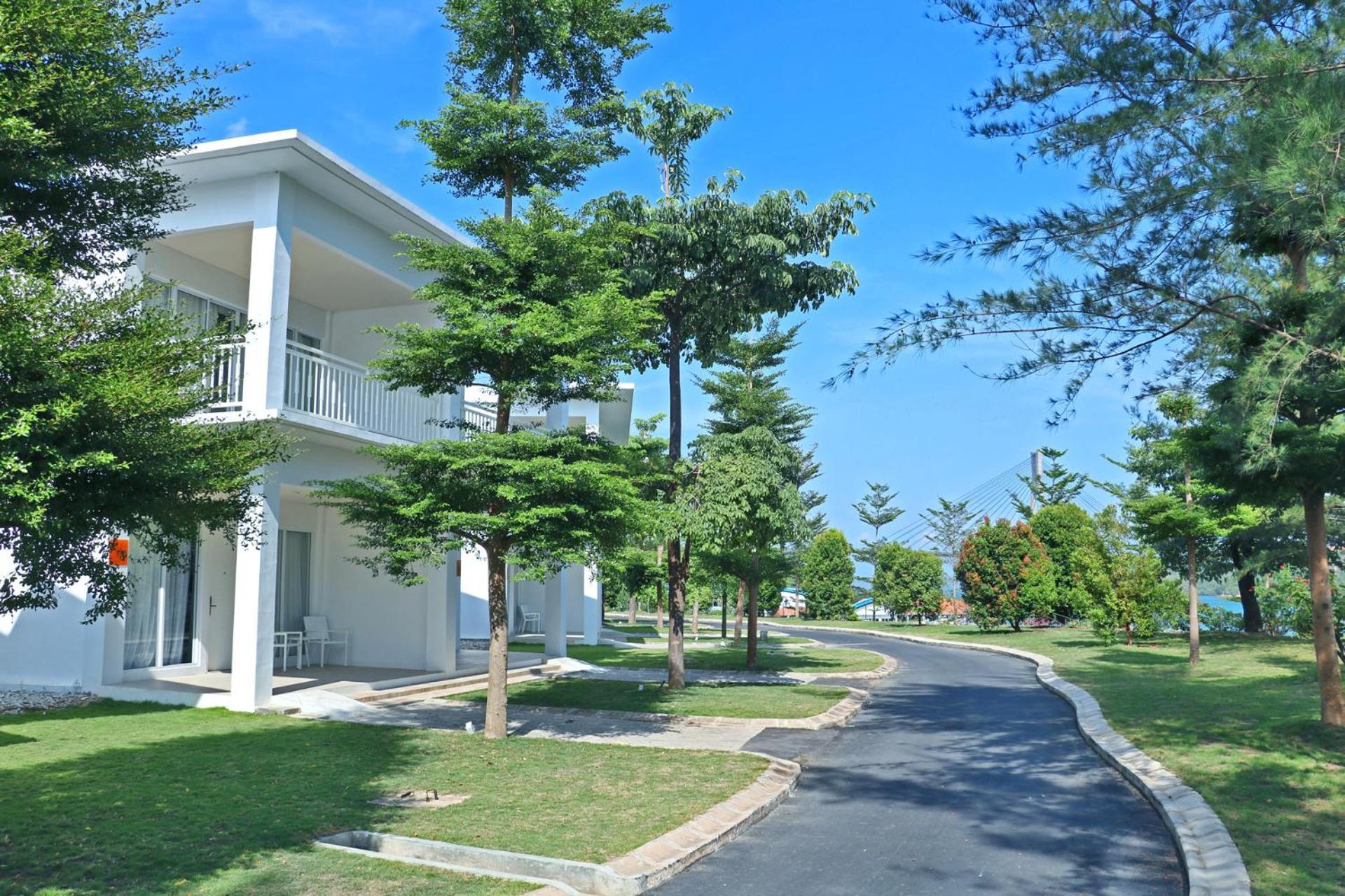 Harris Resort Barelang Batam Sagulung Εξωτερικό φωτογραφία