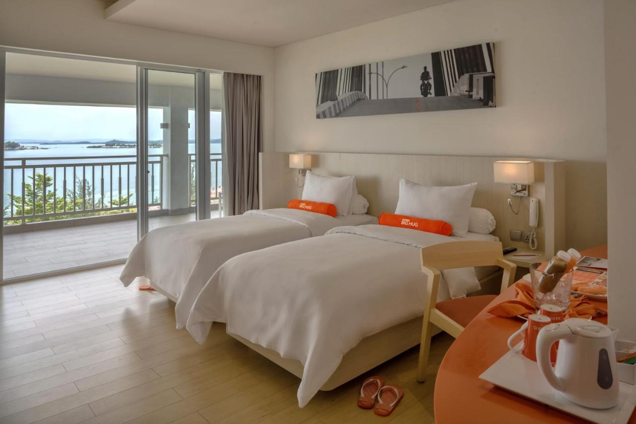 Harris Resort Barelang Batam Sagulung Εξωτερικό φωτογραφία
