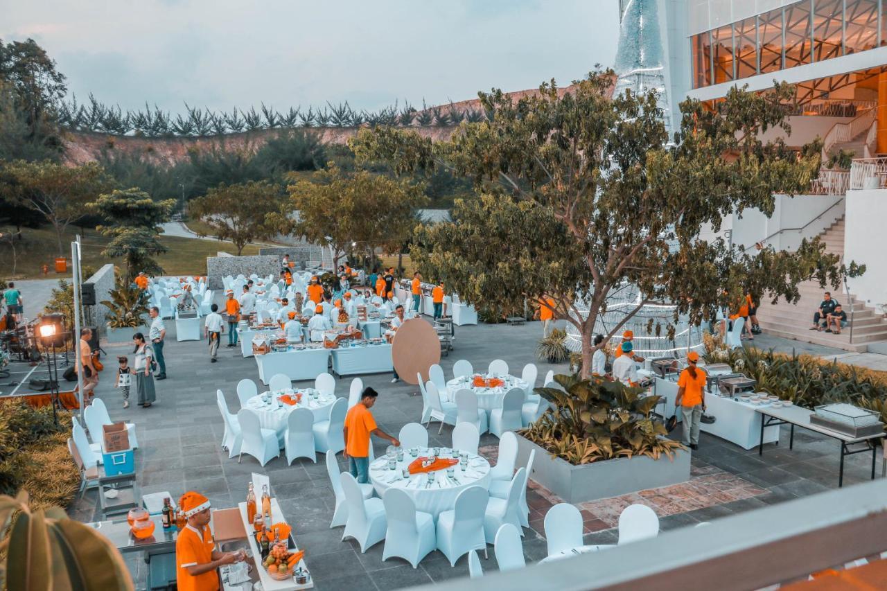 Harris Resort Barelang Batam Sagulung Εξωτερικό φωτογραφία