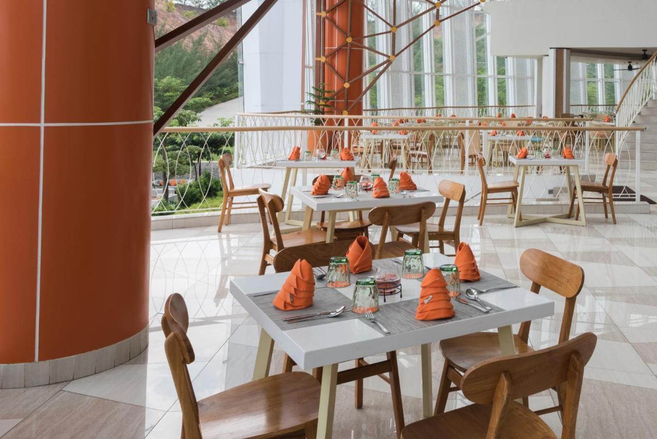 Harris Resort Barelang Batam Sagulung Εξωτερικό φωτογραφία
